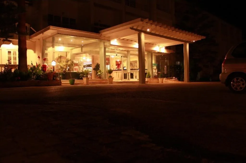 La Hotel & Resort-1