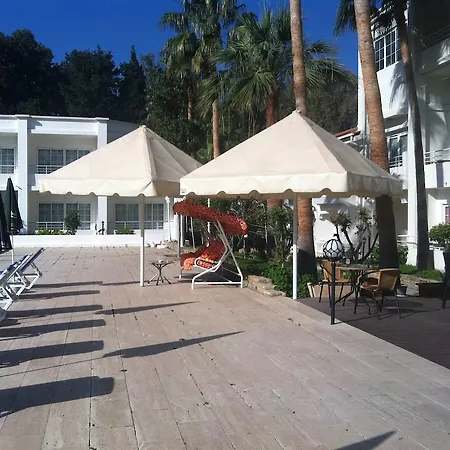 La Hotel & Resort-2
